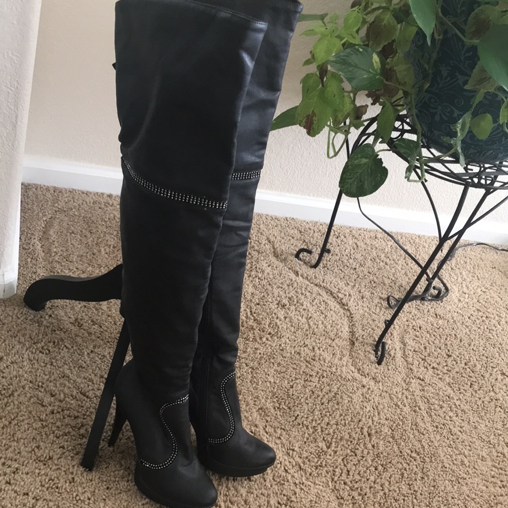 Nancy Li Boots - Picture 3 of 15